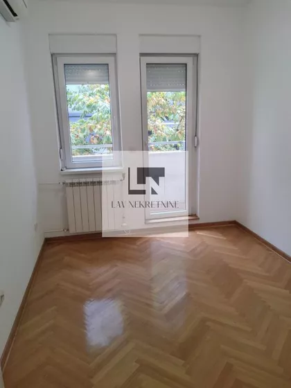 Crveni Krst Vračar | 4zida.rs