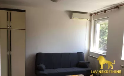 SVETOSAVSKA | 4zida.rs