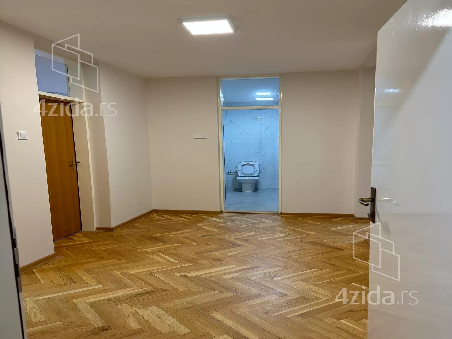 Četvoroiposoban stan | 4zida