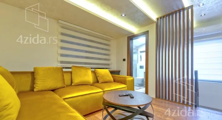 Šestosoban stan | 4zida