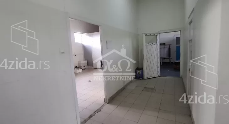 Poslovna zgrada | 4zida