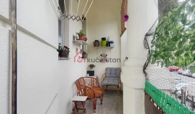 Šestosoban stan | 4zida