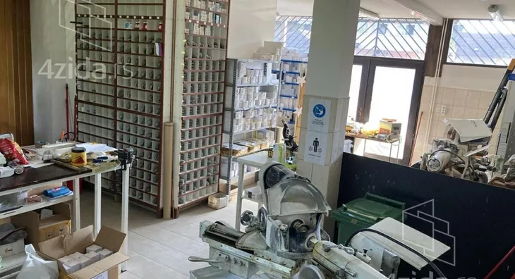 Poslovni prostor | 4zida