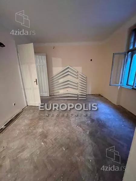 Četvoroiposoban stan | 4zida