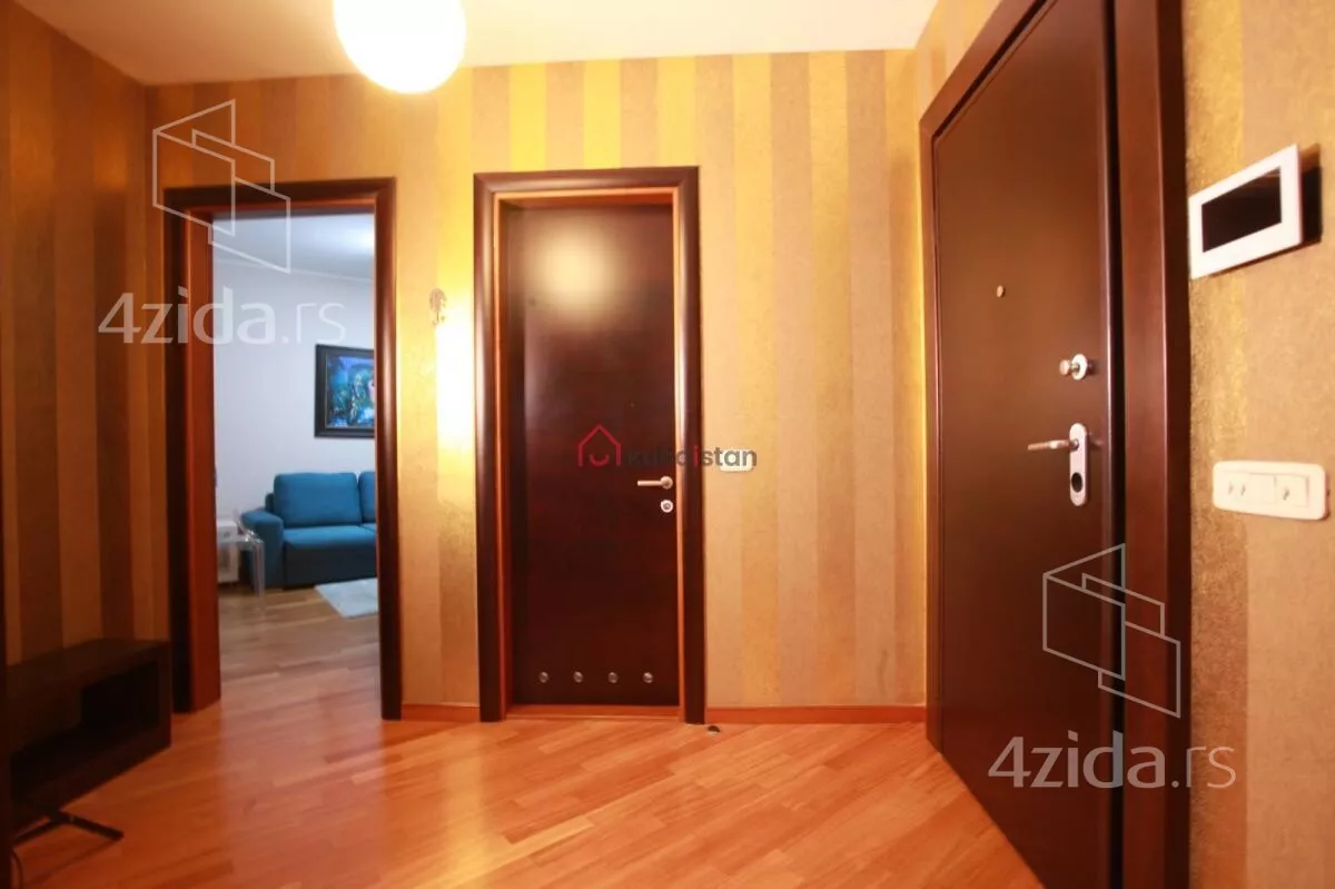 Petosoban stan | 4zida