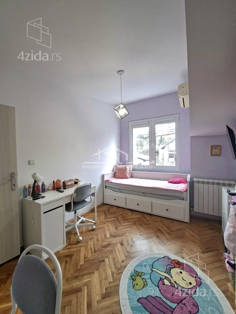 Troiposoban stan | 4zida