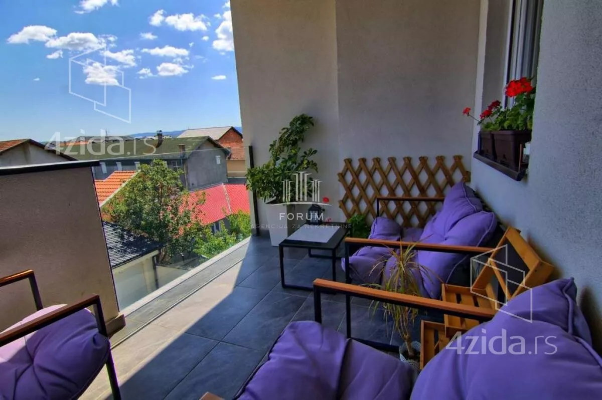 Četvoroiposoban stan | 4zida