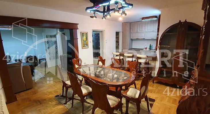 Četvorosoban stan | 4zida