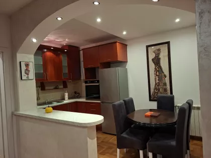 Voje Veljkovića 22 | 4zida.rs