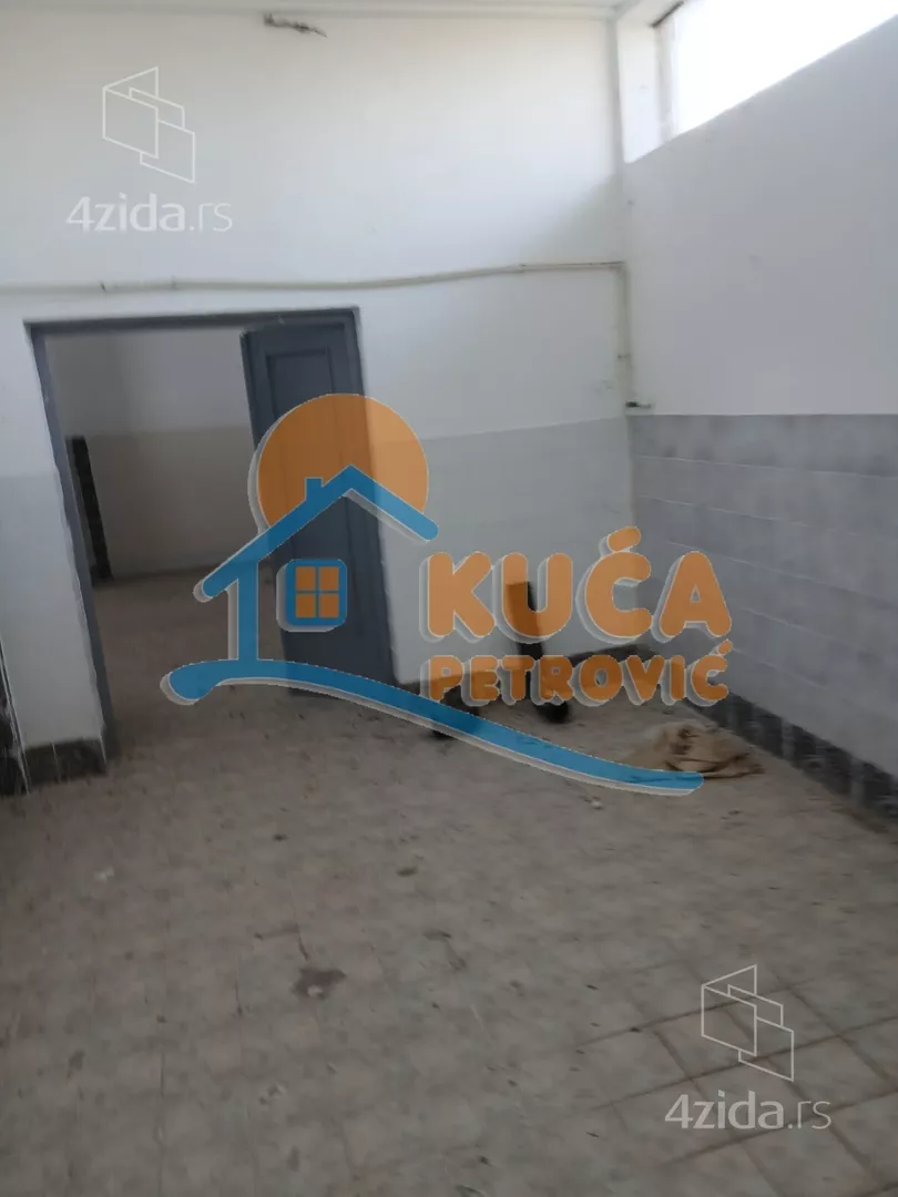 Lokal | 4zida
