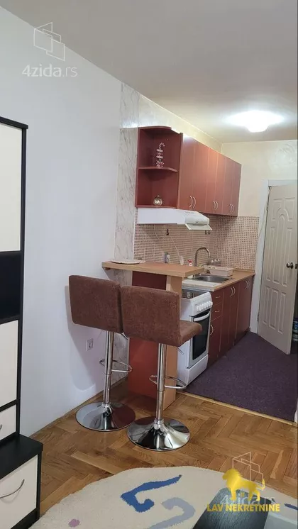 JUG BOGDANA | 4zida.rs