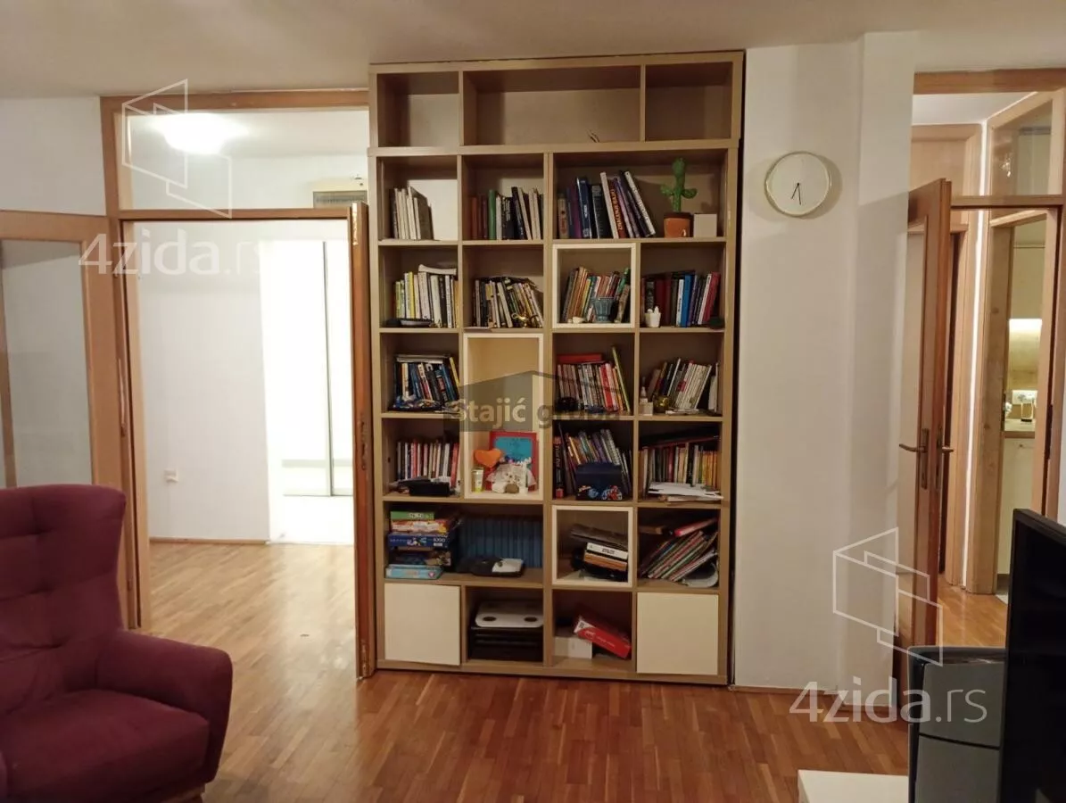 Dvoiposoban stan | 4zida