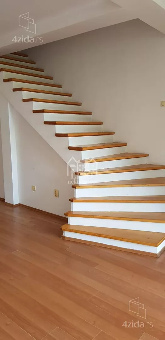 4-etažna kuća | 4zida