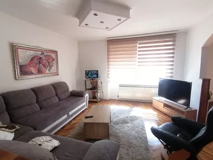 Mali Bajmok | 4zida.rs