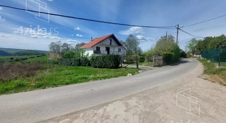 Plac | 4zida