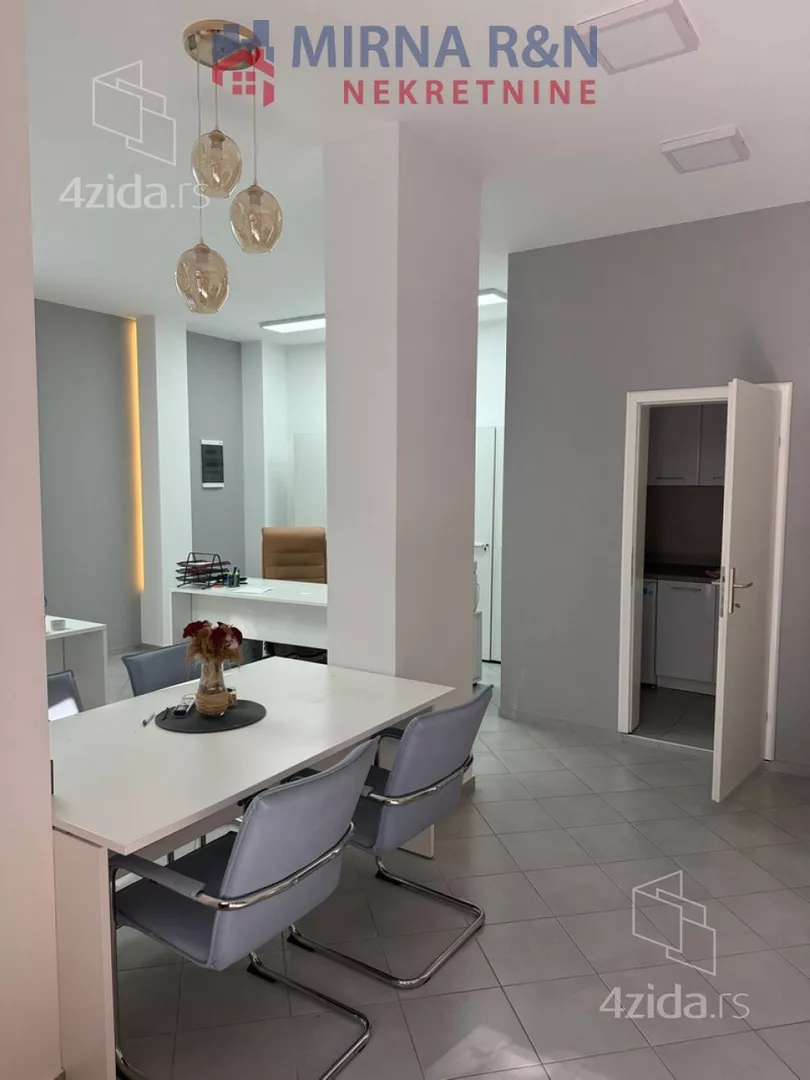 Poslovni prostor | 4zida