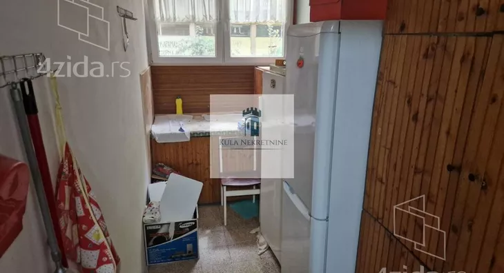 Troiposoban stan | 4zida