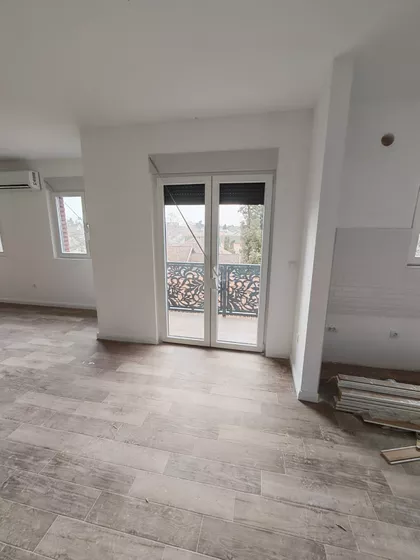 Stari Banovci | 4zida.rs