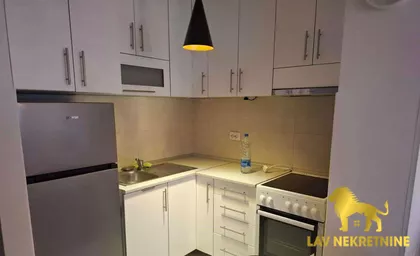 BRAĆE DRONJAK | 4zida.rs