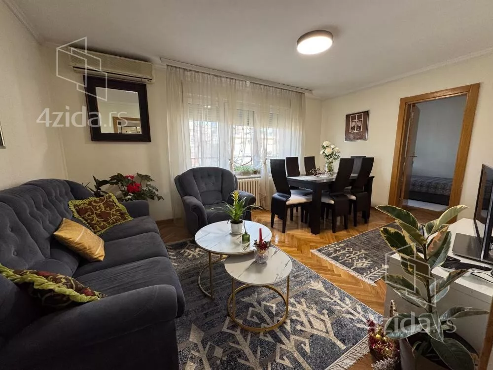 Troiposoban stan | 4zida