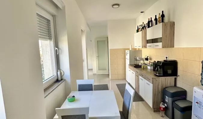 Šestosoban stan | 4zida