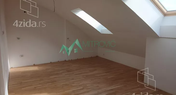 Četvoroiposoban stan | 4zida