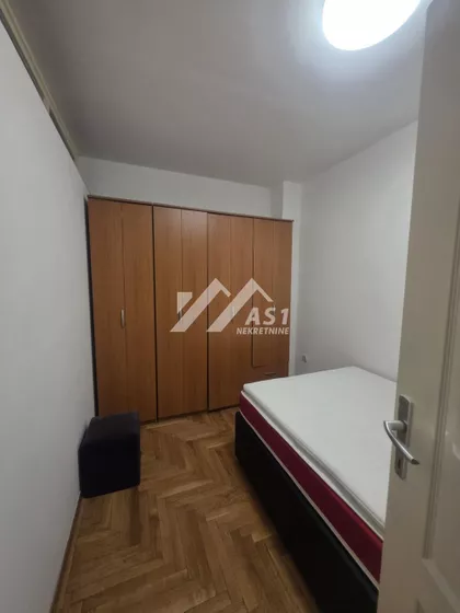 Cara Dušana | 4zida.rs