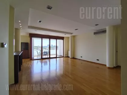 DEDINJE BELI DVOR | 4zida.rs