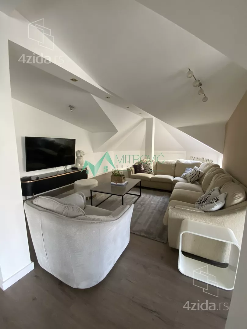 Četvoroiposoban stan | 4zida