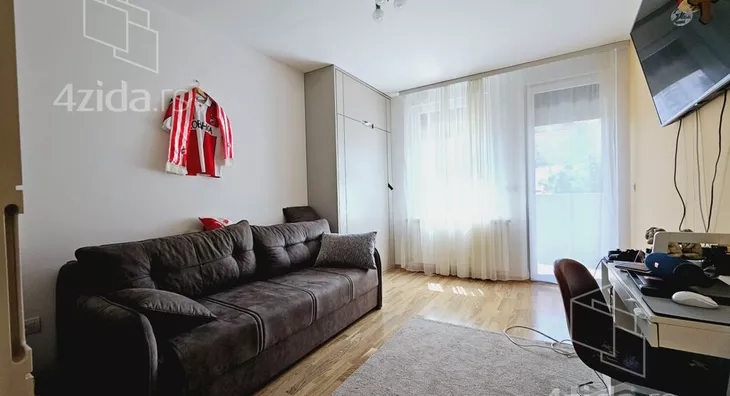 Petosoban stan | 4zida