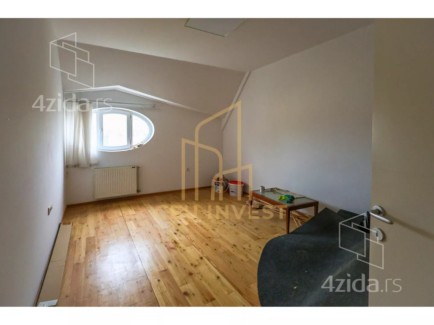 Petosoban stan | 4zida