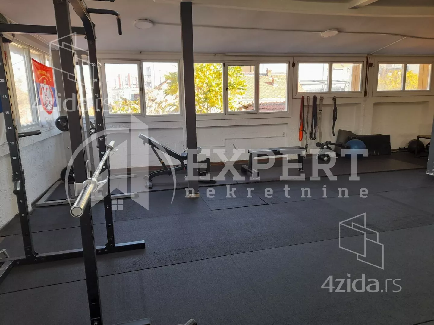 Lokal | 4zida