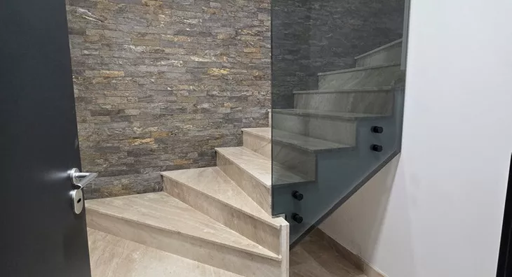 Šestosoban stan | 4zida