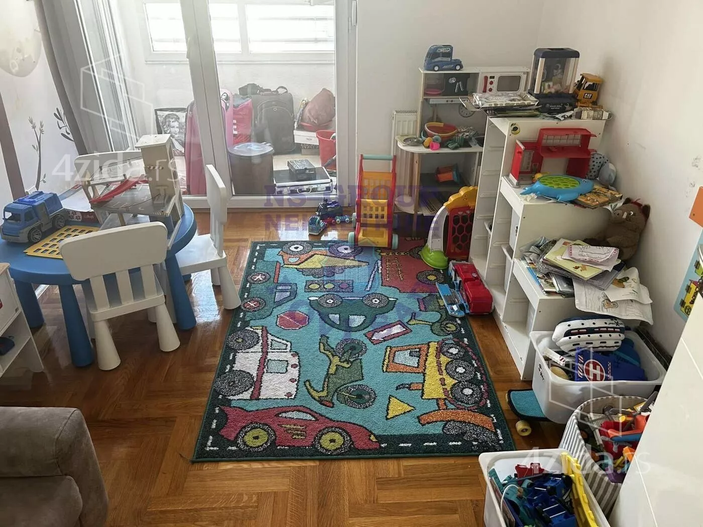 Troiposoban stan | 4zida