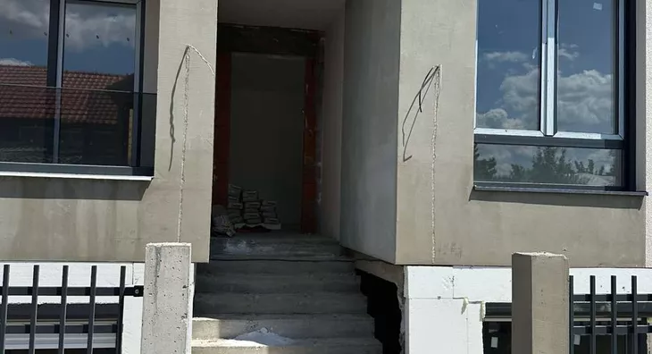 Lokal | 4zida