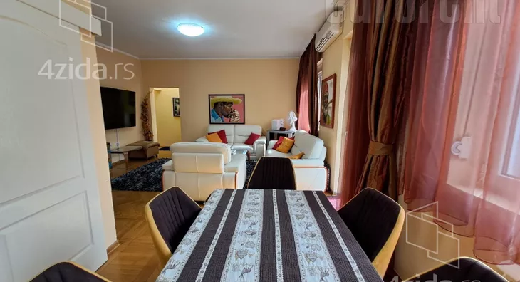 Četvoroiposoban stan | 4zida