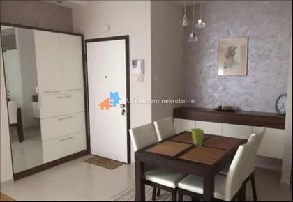 Vukov Spomenik | 4zida.rs