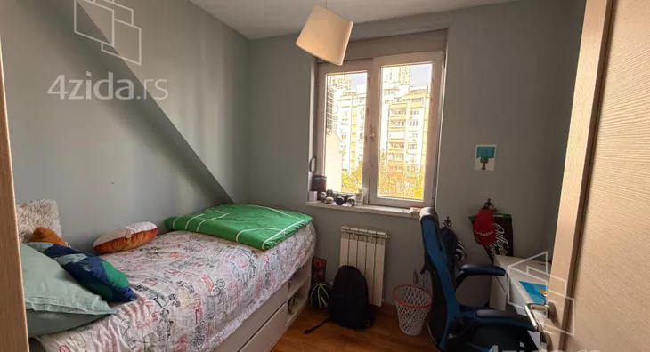 Petosoban stan | 4zida