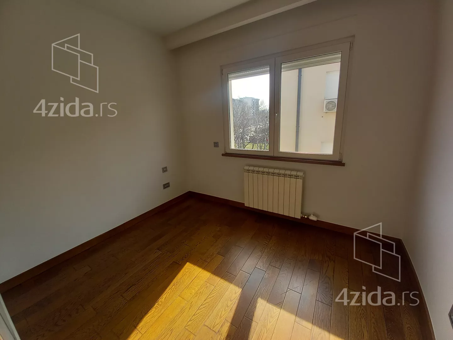 Petosoban stan | 4zida