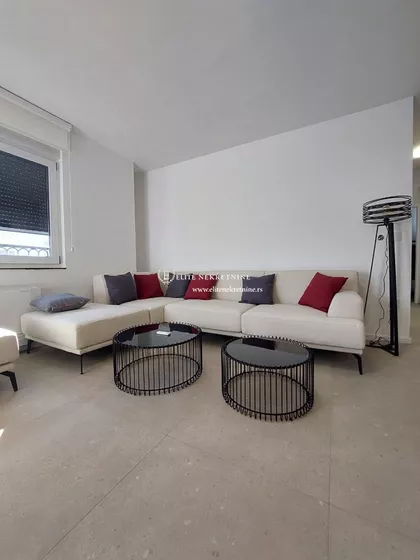 Gospodara Vučića | 4zida.rs