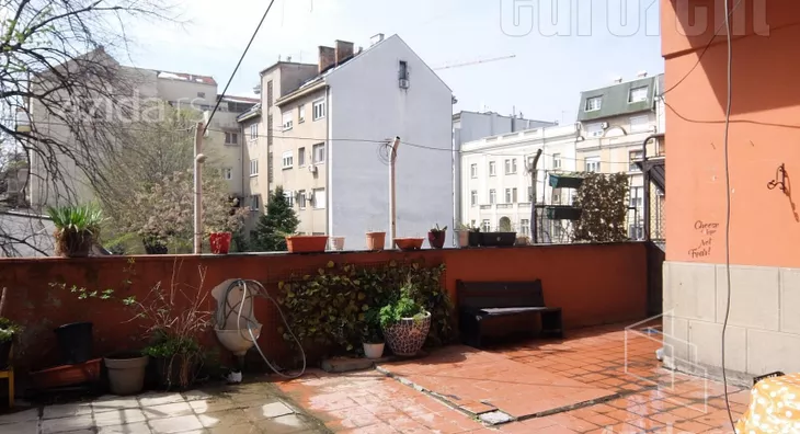 Četvoroiposoban stan | 4zida