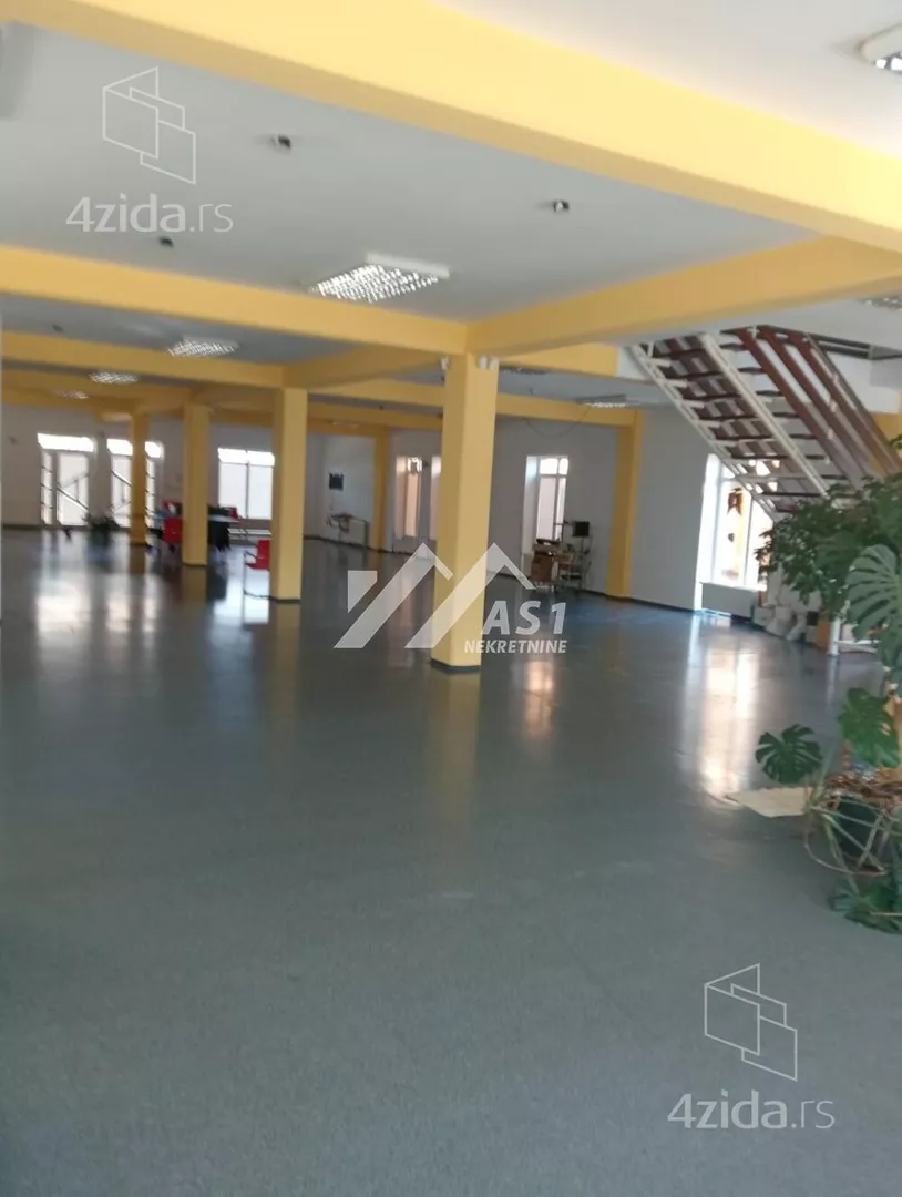 Poslovna zgrada | 4zida