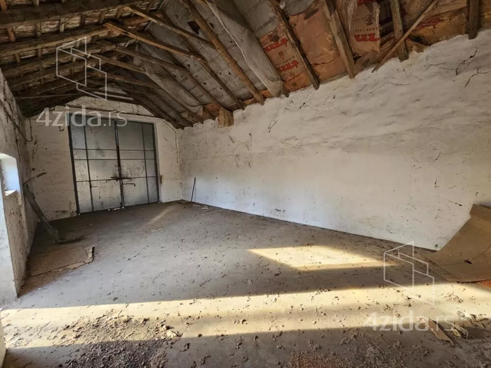 Poslovna zgrada | 4zida