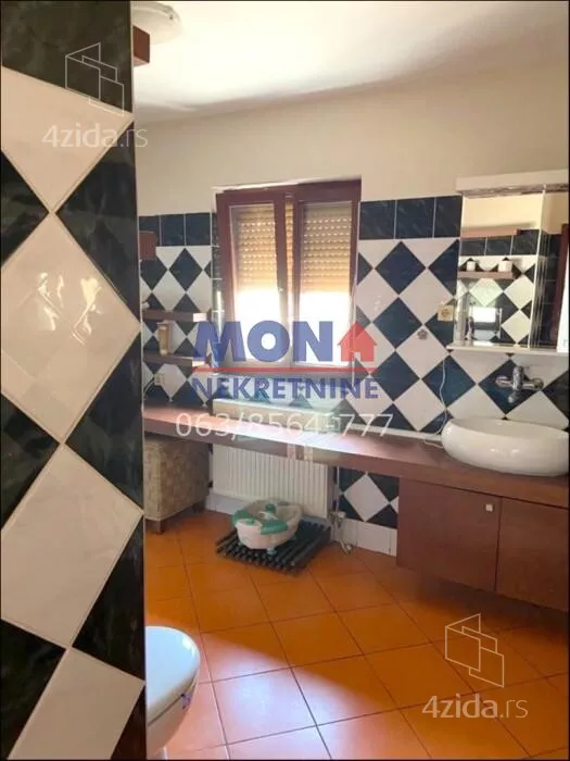 Šestosoban stan | 4zida