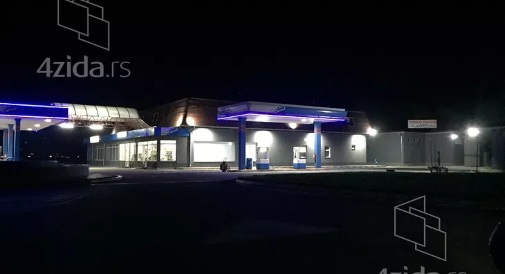 Poslovna zgrada | 4zida