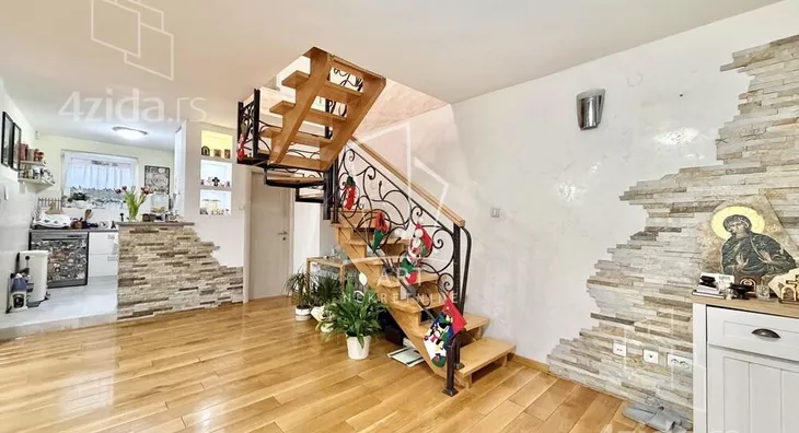 3-etažna kuća | 4zida