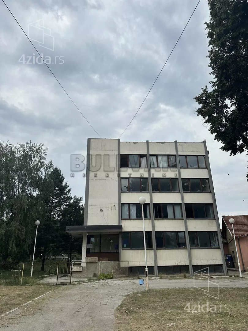 Lokal | 4zida