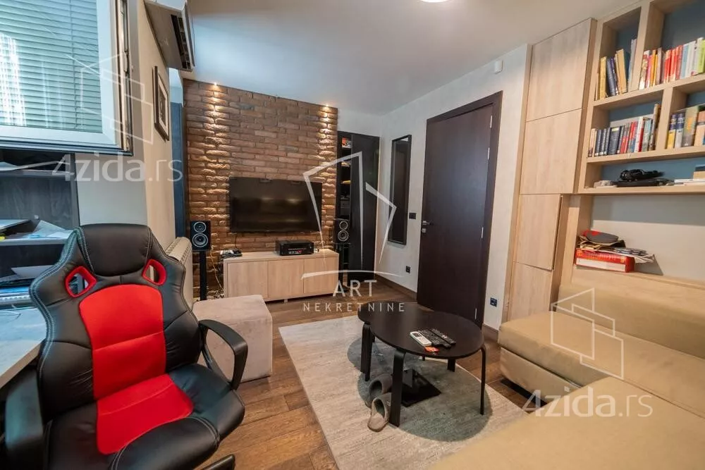 Petosoban stan | 4zida