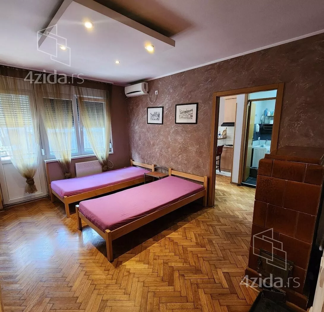 Petosoban stan | 4zida