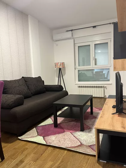 Milovana Gušića 101 | 4zida.rs